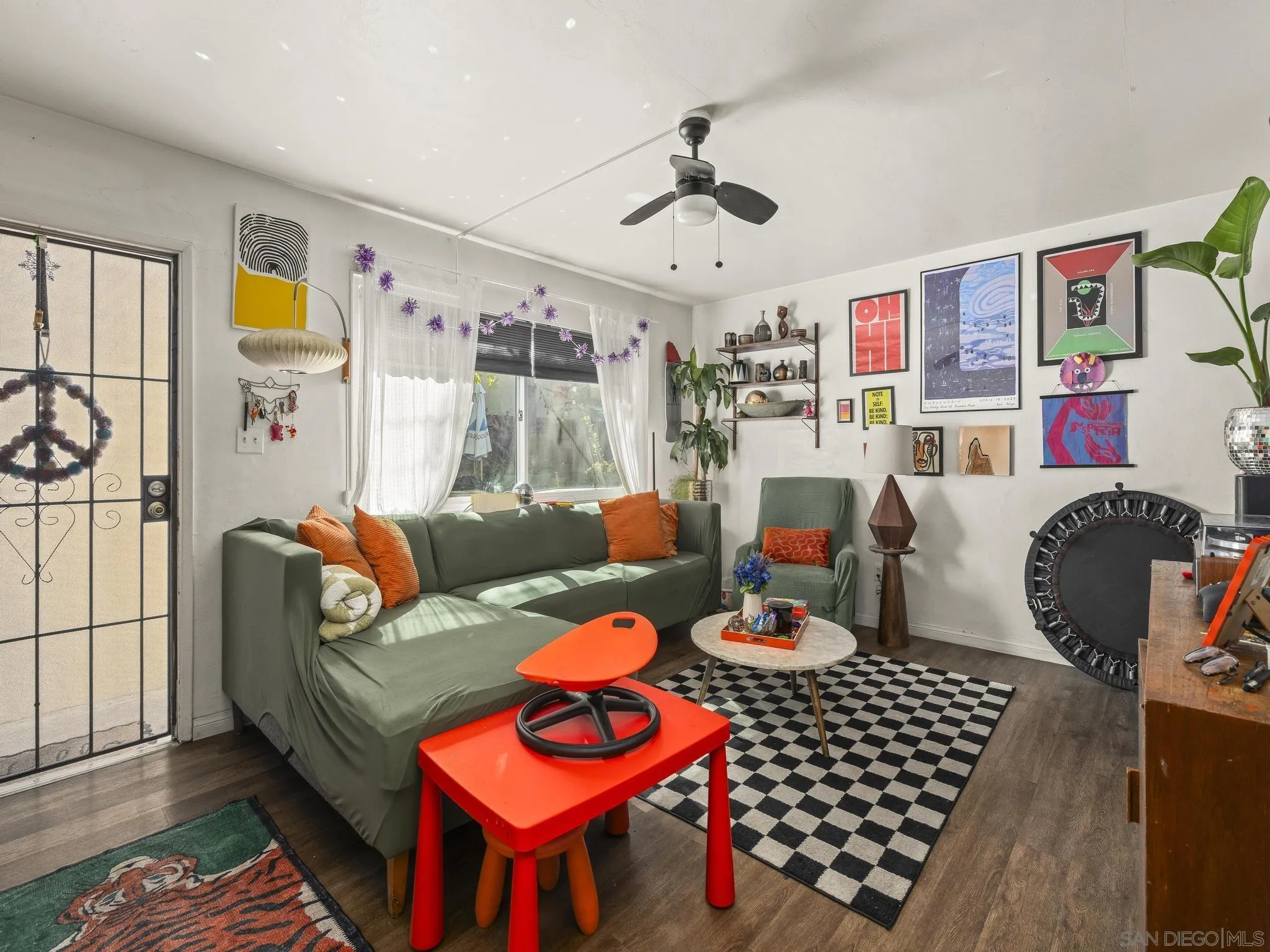 3633-37 32nd St