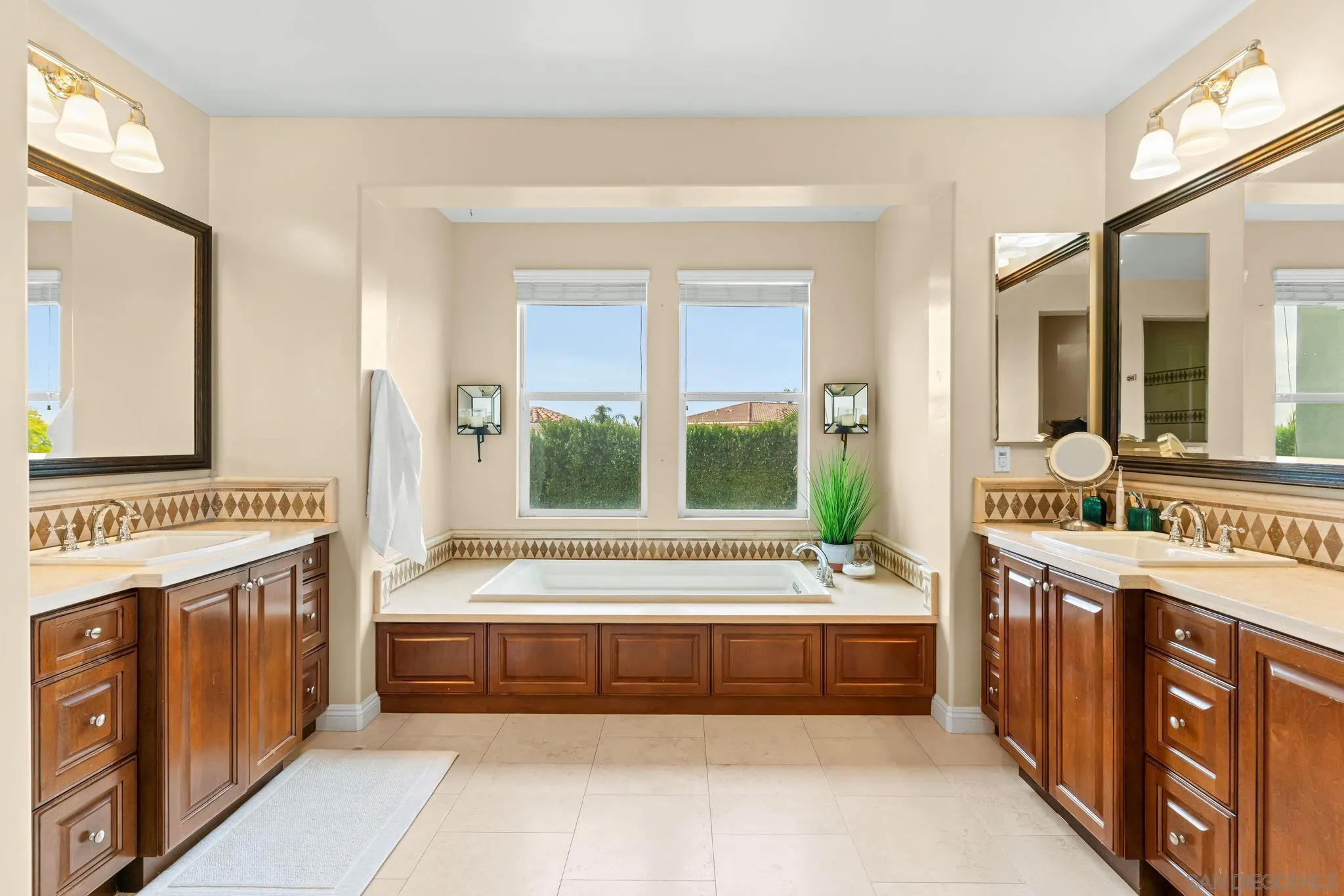 15740 Bacara Ct