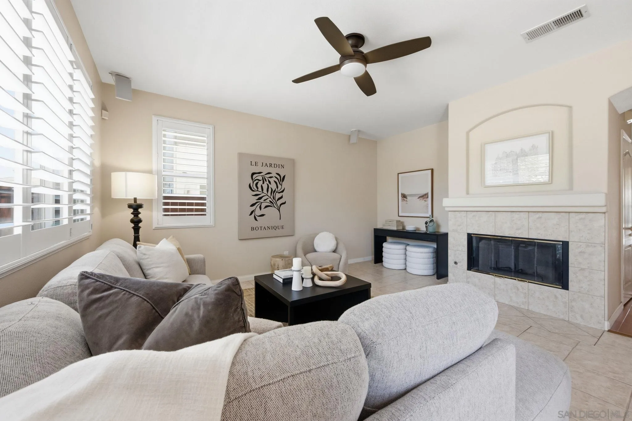11478 Swan Lake