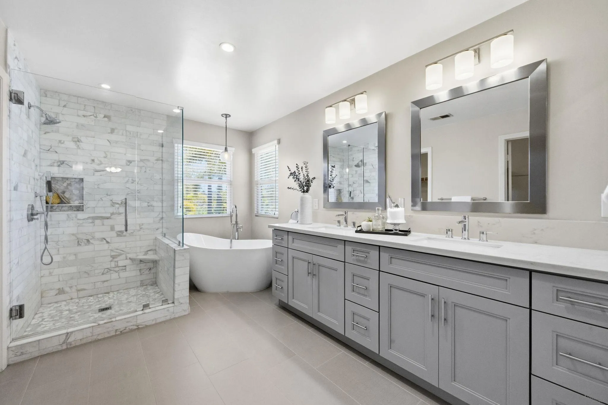11478 Swan Lake