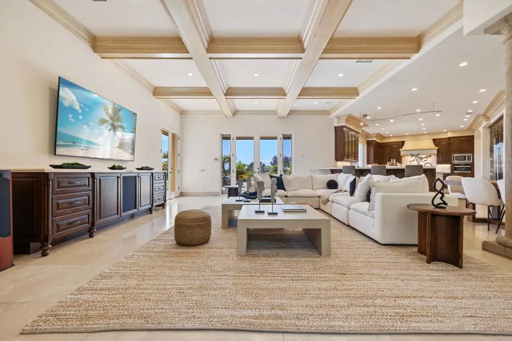 5106 Meadows Del Mar