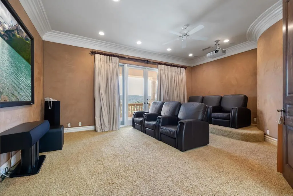 5106 Meadows Del Mar