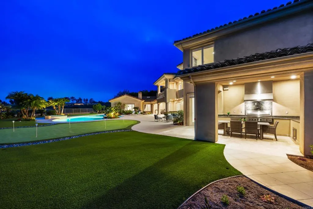 5106 Meadows Del Mar