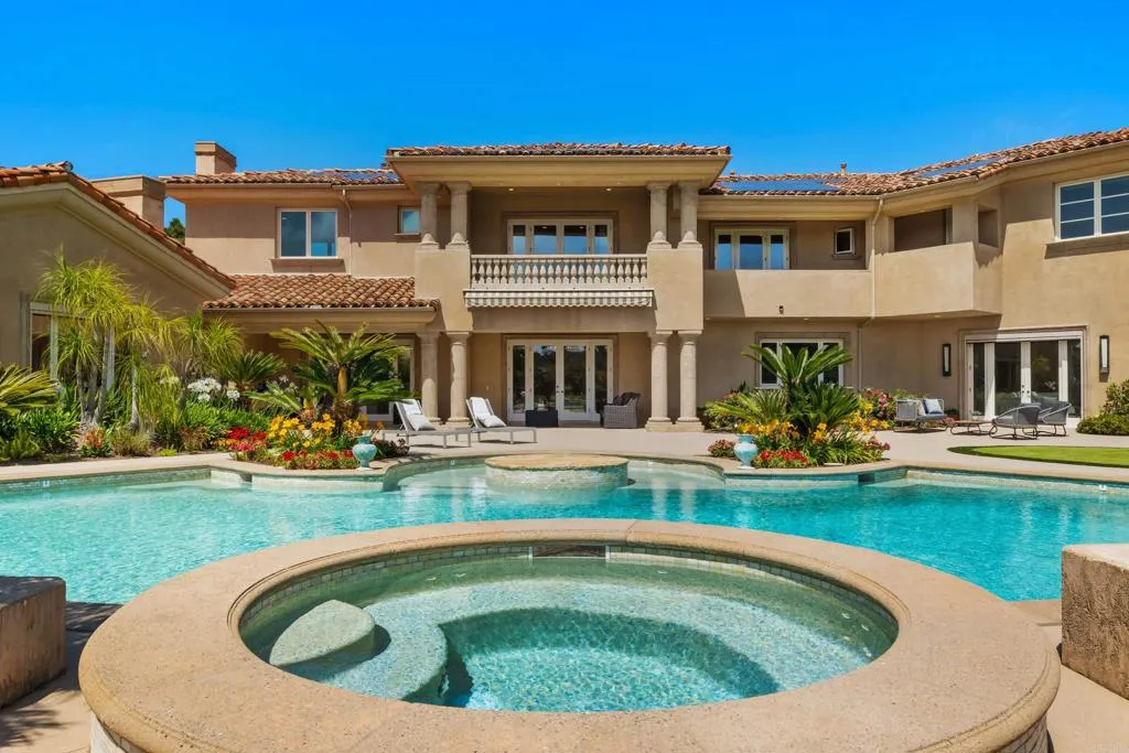 5106 Meadows Del Mar