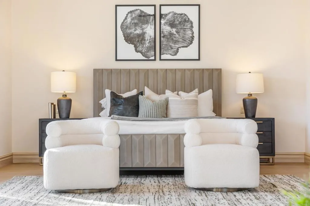 5106 Meadows Del Mar