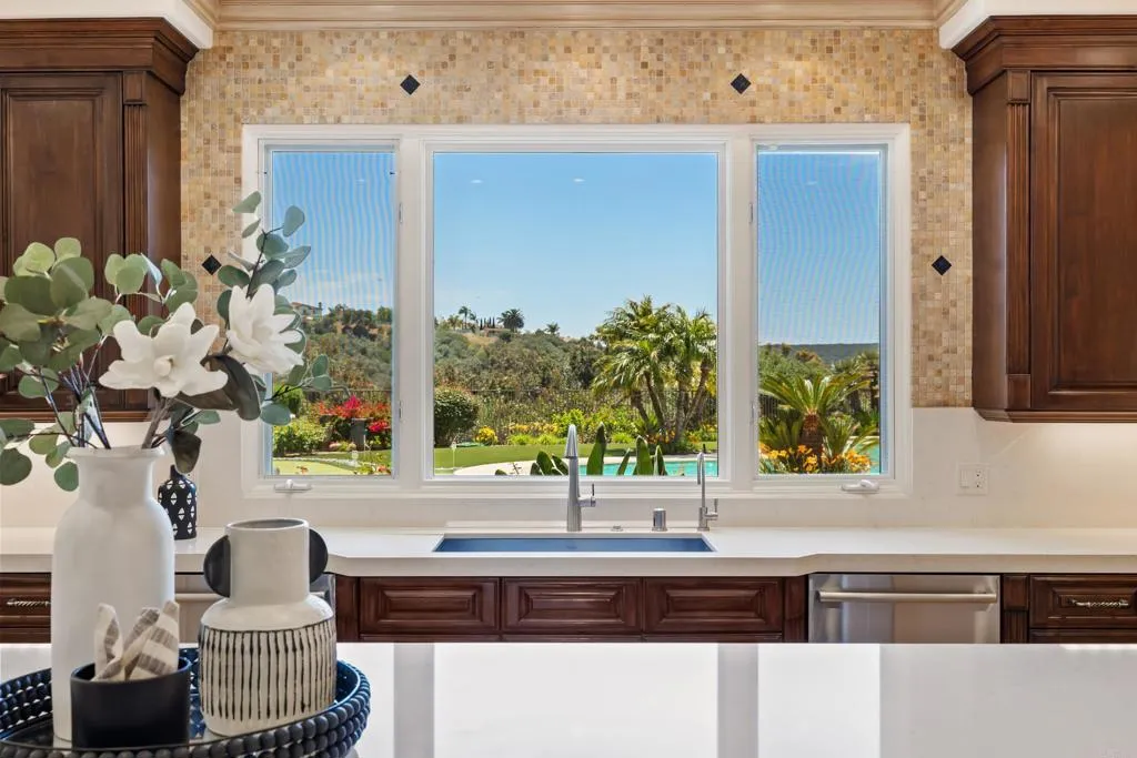 5106 Meadows Del Mar