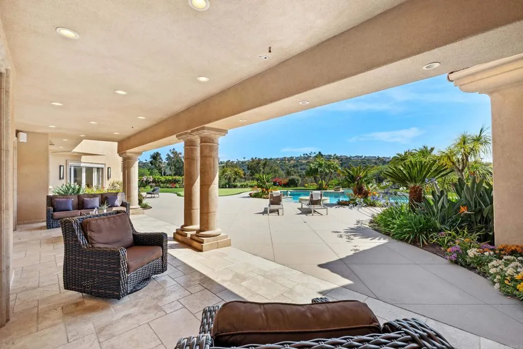 5106 Meadows Del Mar