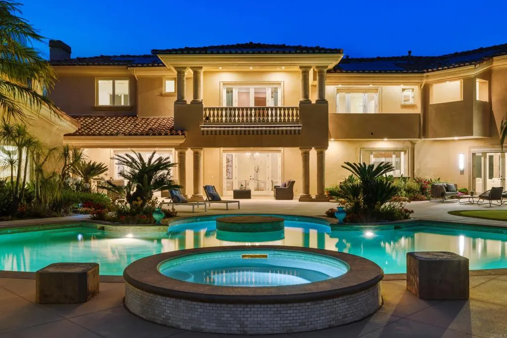 5106 Meadows Del Mar