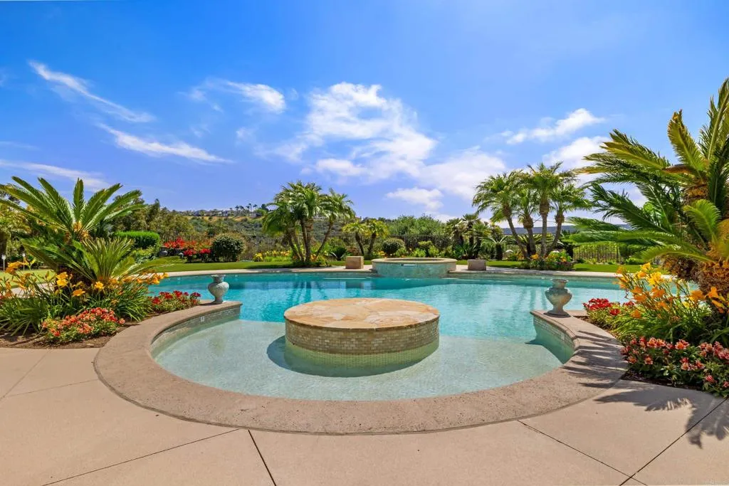 5106 Meadows Del Mar