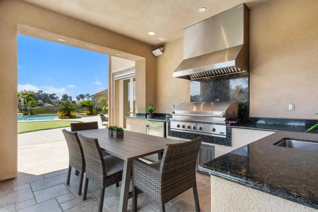 5106 Meadows Del Mar