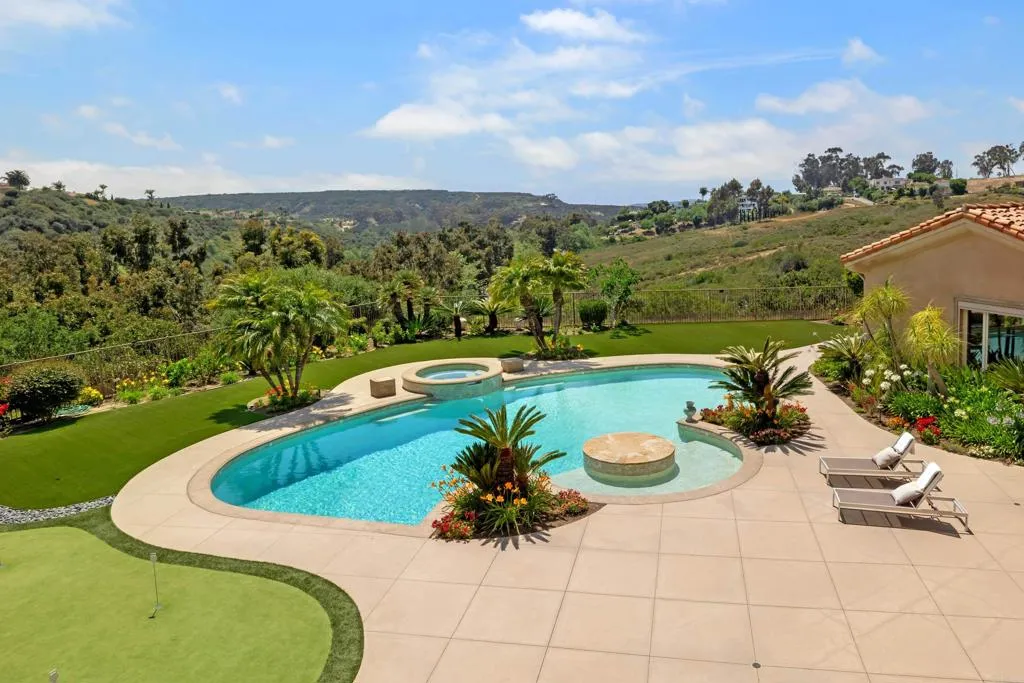 5106 Meadows Del Mar