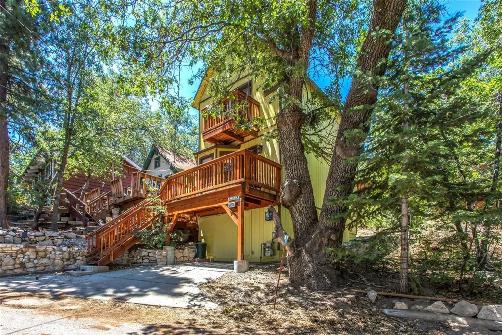 2350 Birch Dr