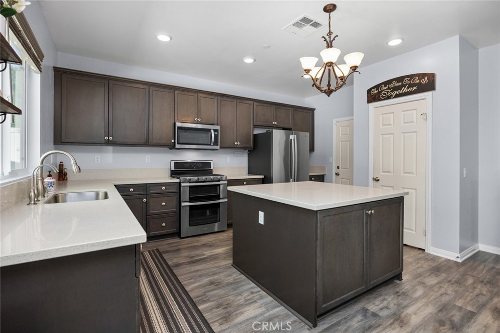 3832 Mulberry Street