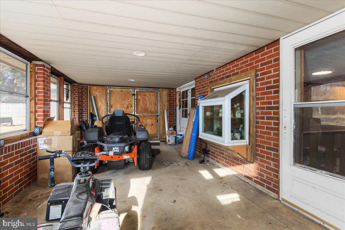 1198 HUNTER ROAD