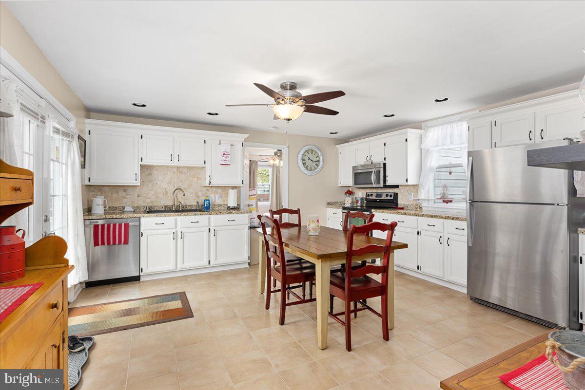 7741 OUTING AVENUE