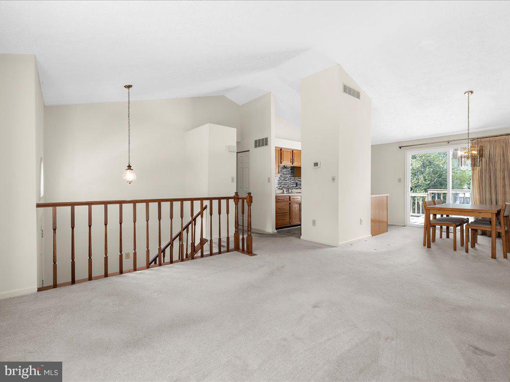 2908 CRYSTAL PALACE LANE