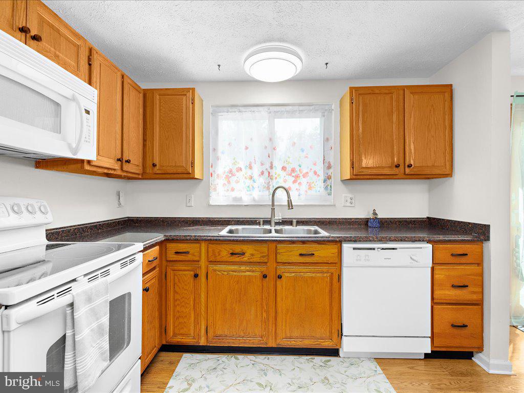 2933 GOLDEN FLEECE DRIVE