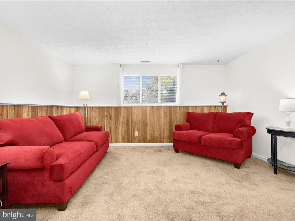 2933 GOLDEN FLEECE DRIVE