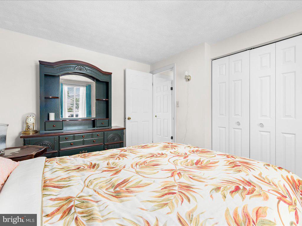2933 GOLDEN FLEECE DRIVE