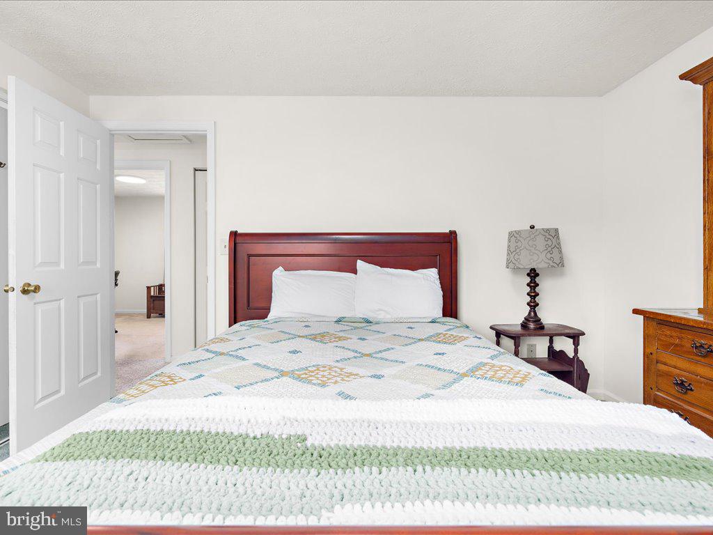 2933 GOLDEN FLEECE DRIVE