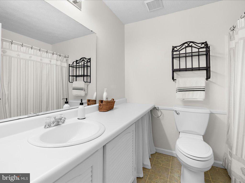 2933 GOLDEN FLEECE DRIVE
