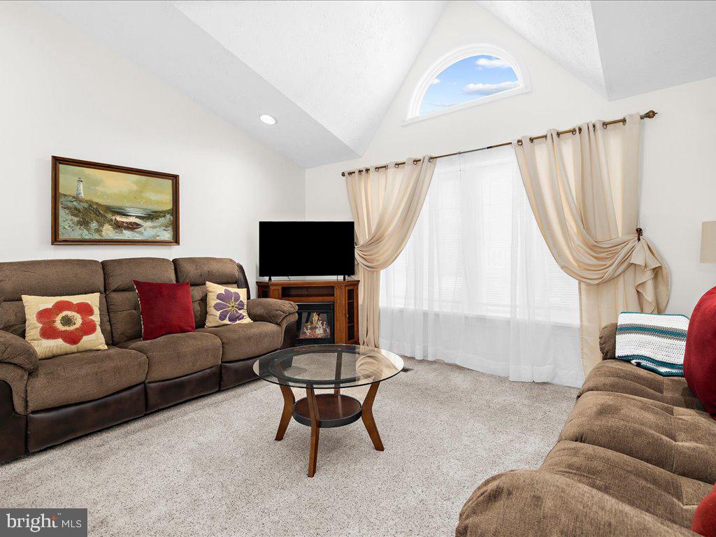 2933 GOLDEN FLEECE DRIVE