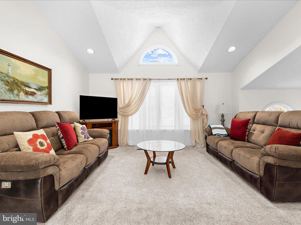 2933 GOLDEN FLEECE DRIVE