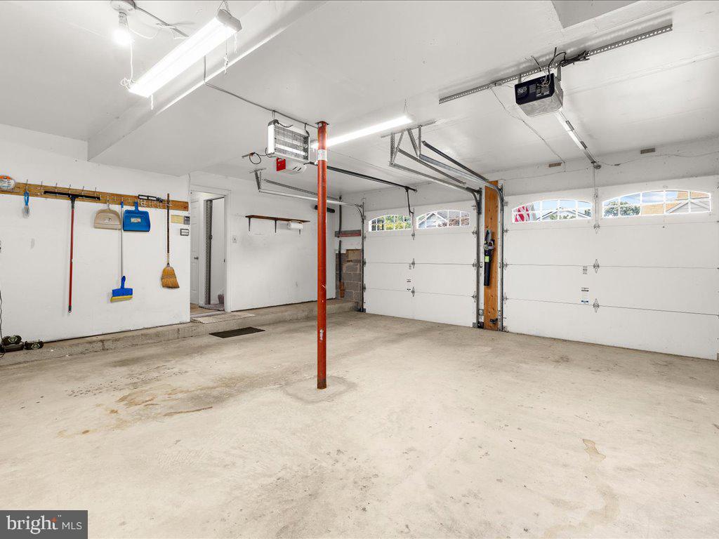 2933 GOLDEN FLEECE DRIVE