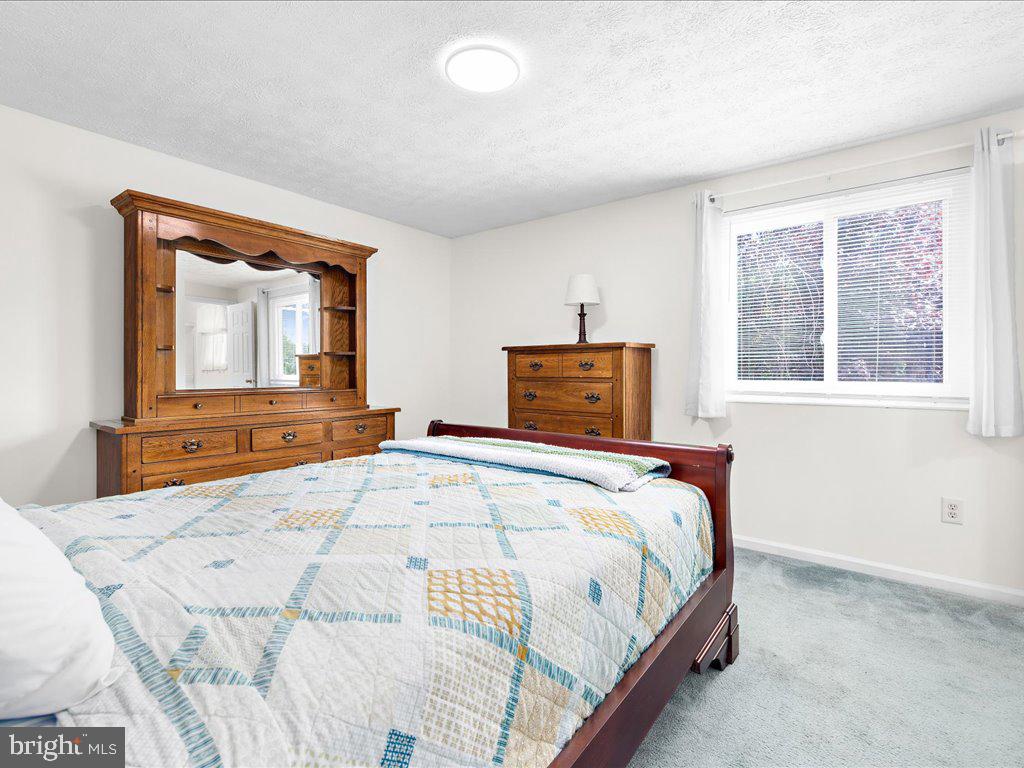 2933 GOLDEN FLEECE DRIVE
