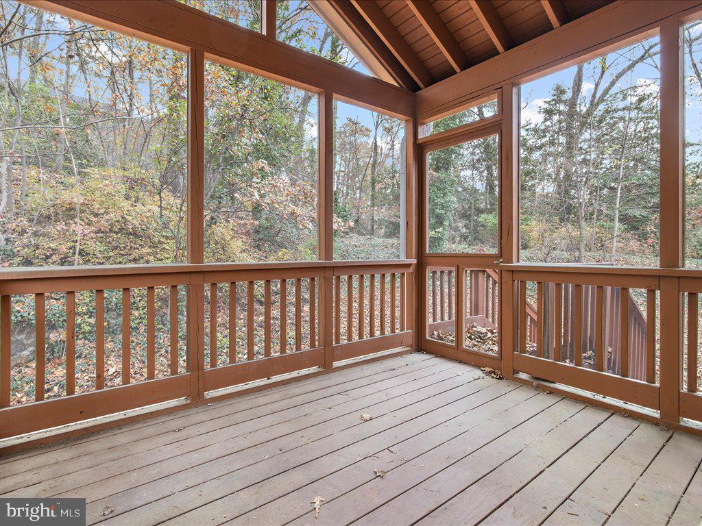 442 CLOVERDALE CIRCLE