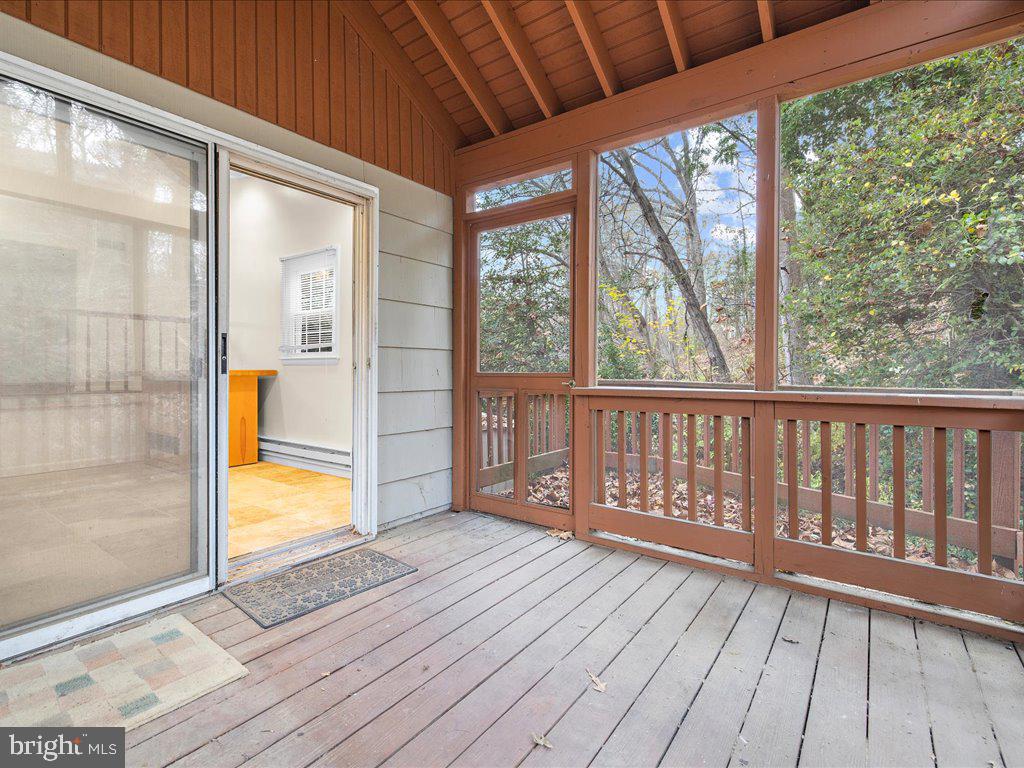 442 CLOVERDALE CIRCLE