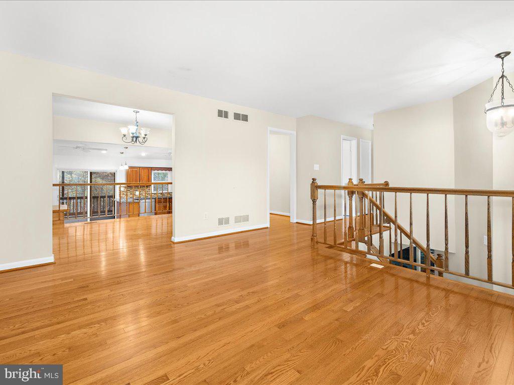 442 CLOVERDALE CIRCLE
