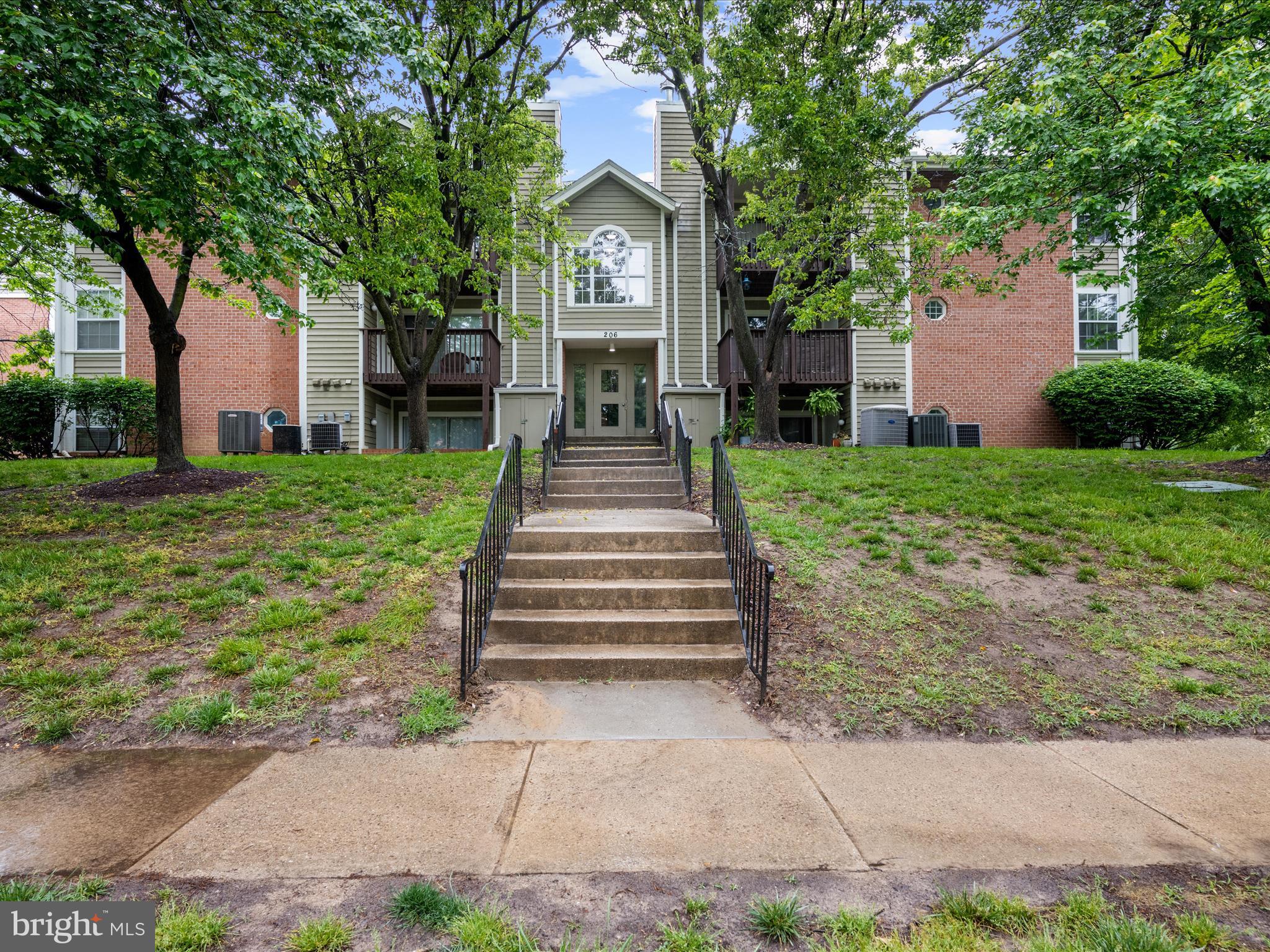 206 WATER FOUNTAIN COURT 201