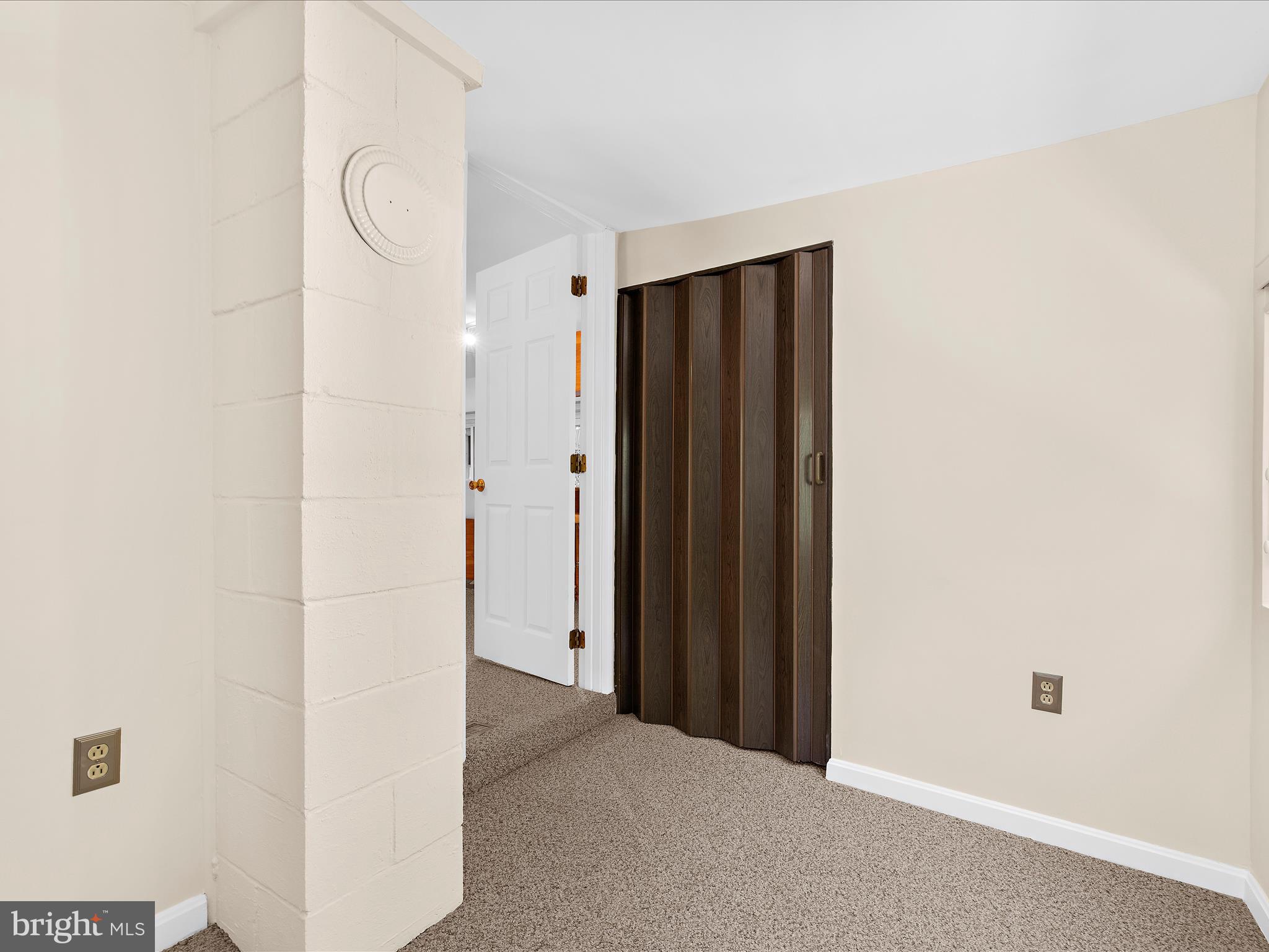 396 LAUREL TRAIL