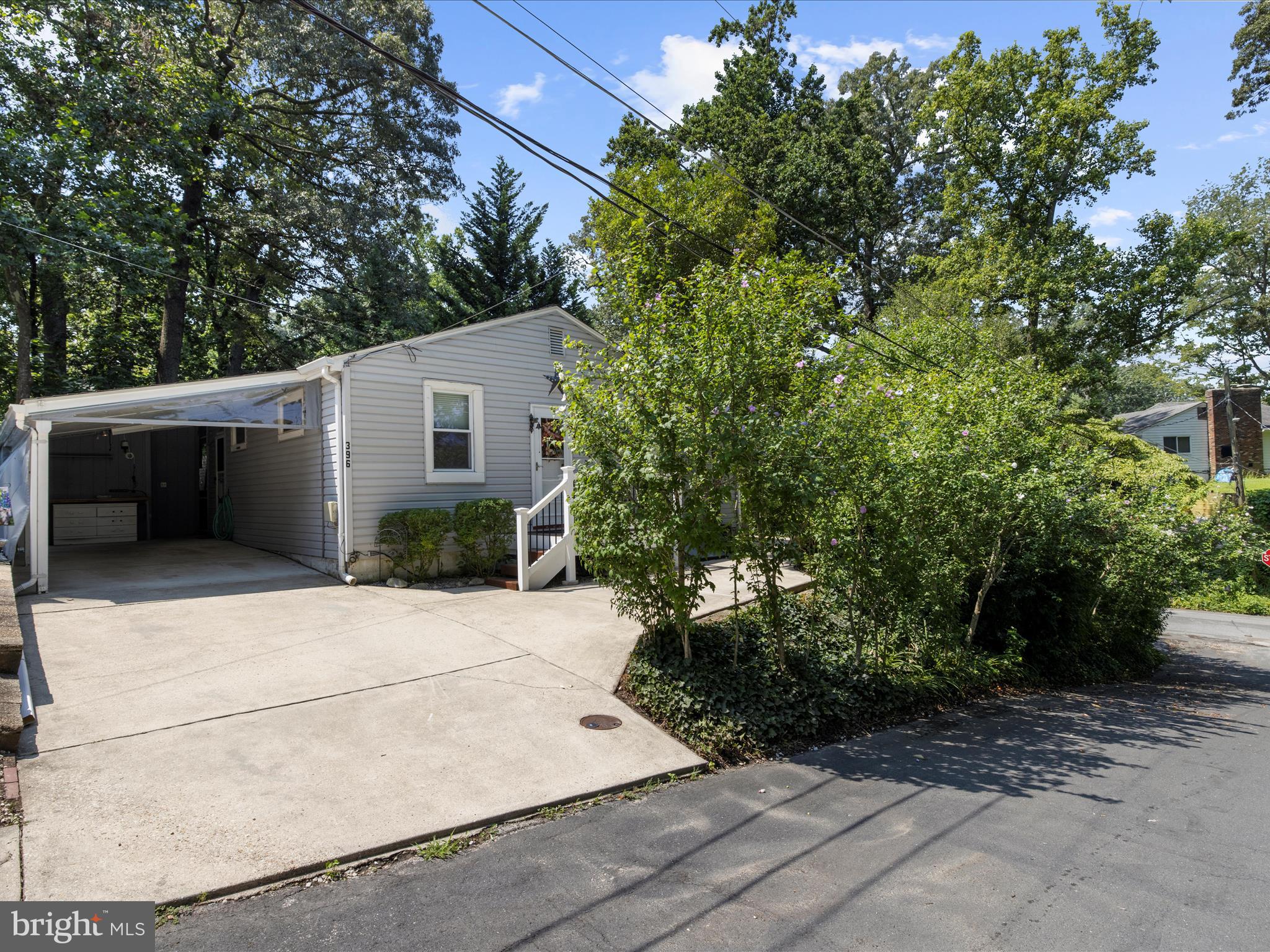 396 LAUREL TRAIL