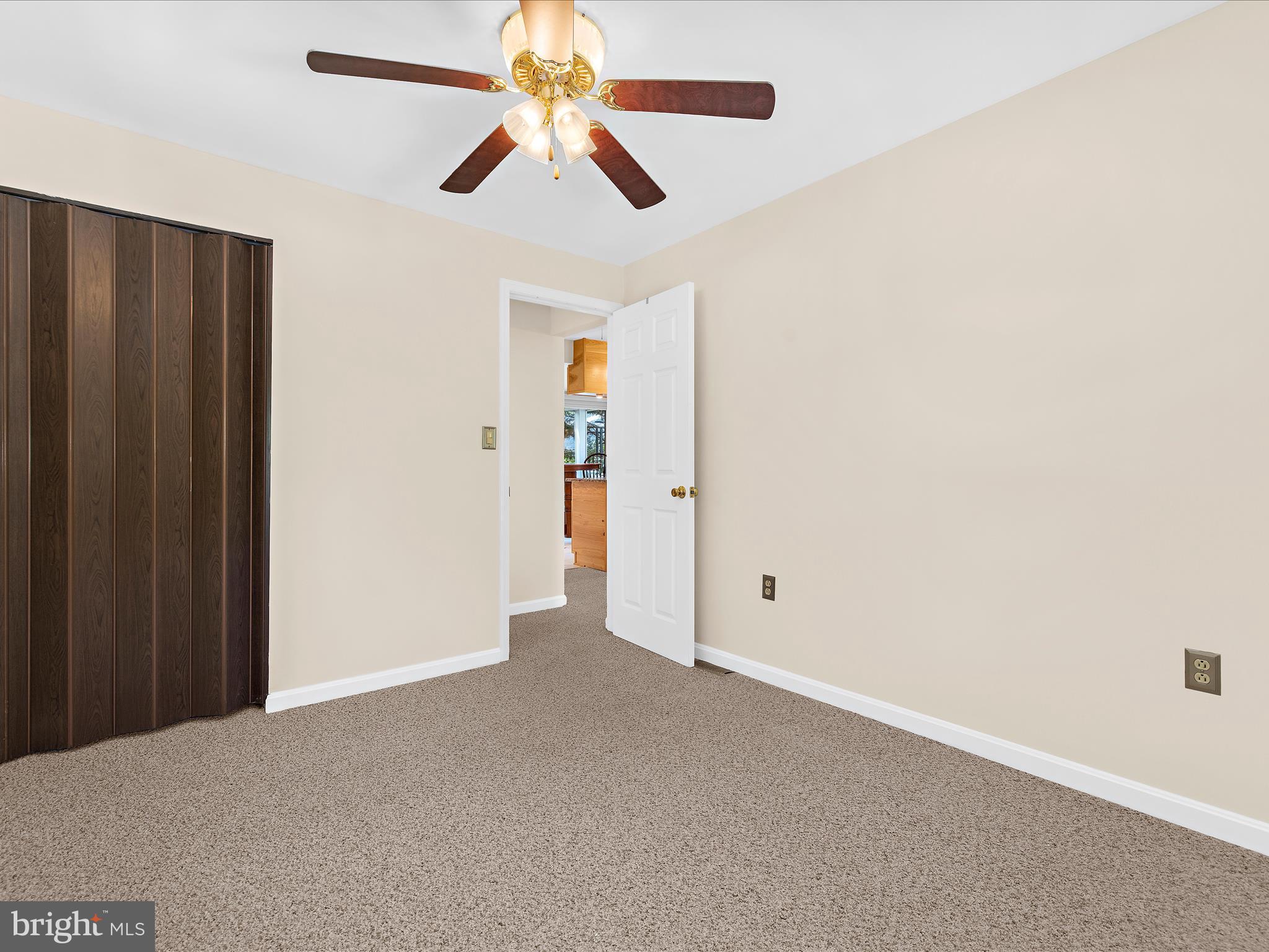 396 LAUREL TRAIL
