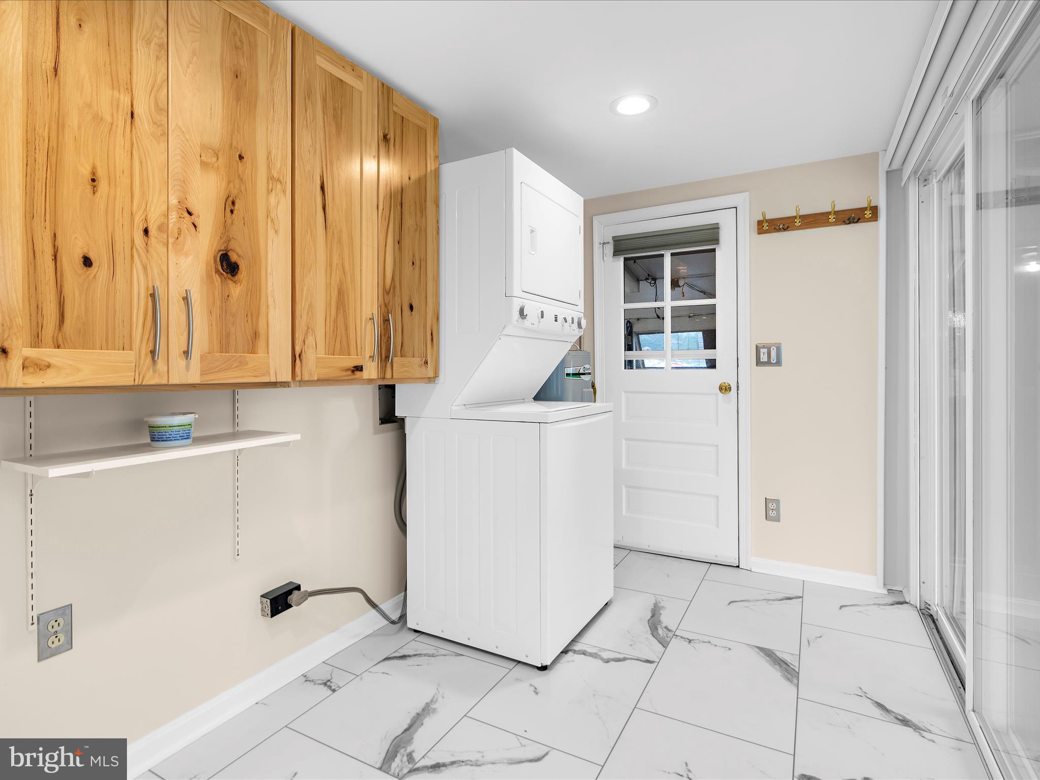396 LAUREL TRAIL