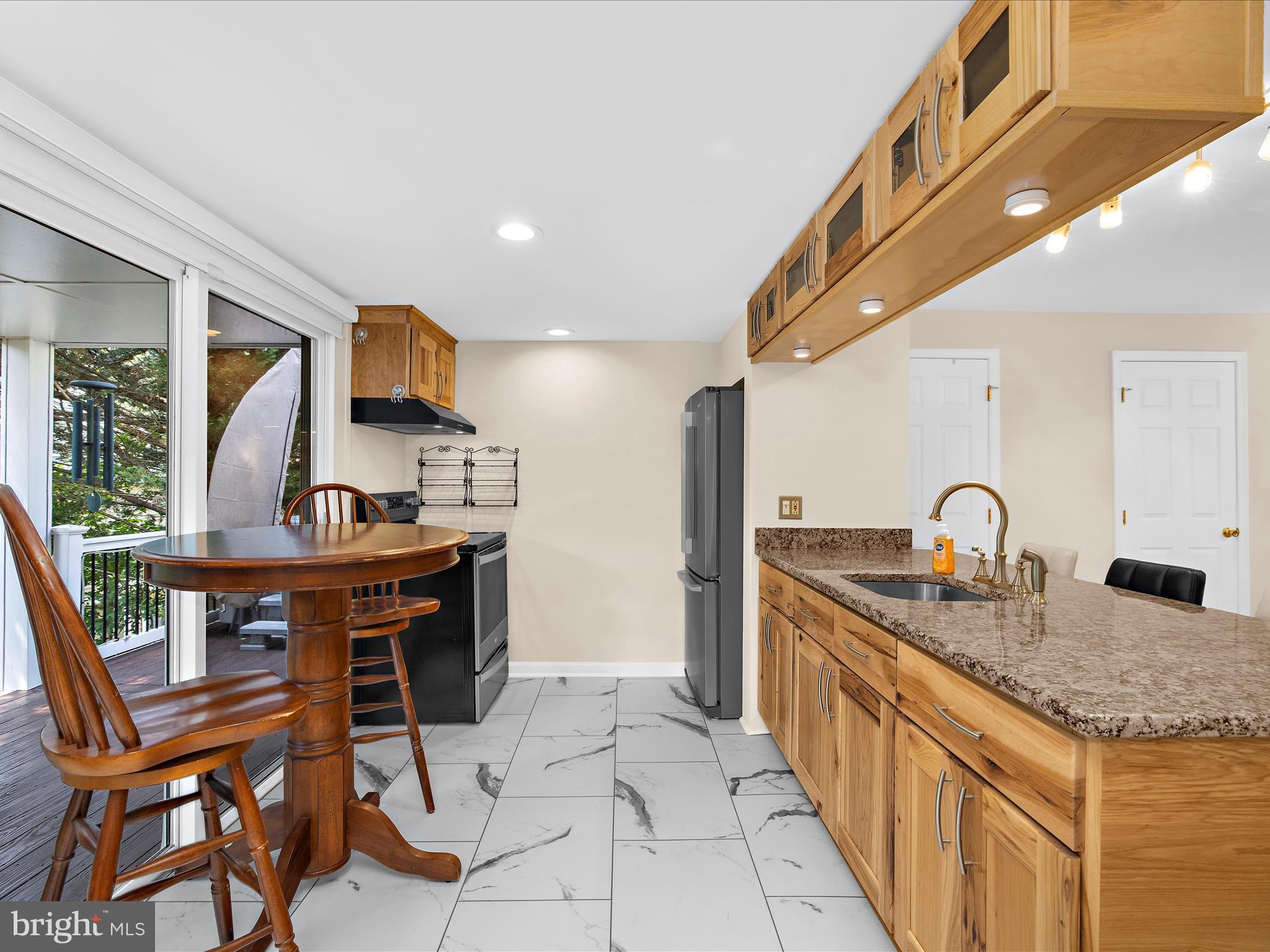 396 LAUREL TRAIL