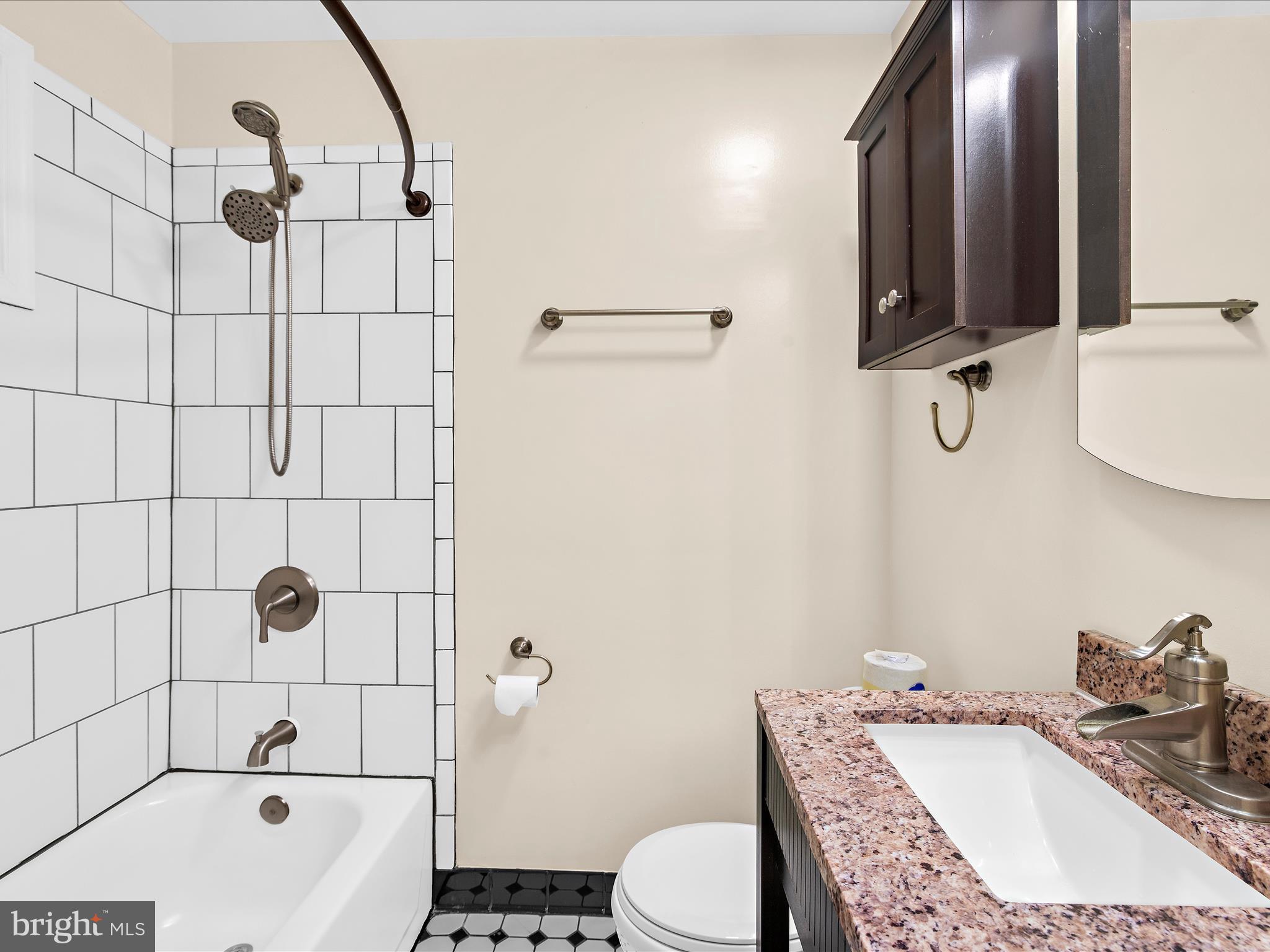 396 LAUREL TRAIL