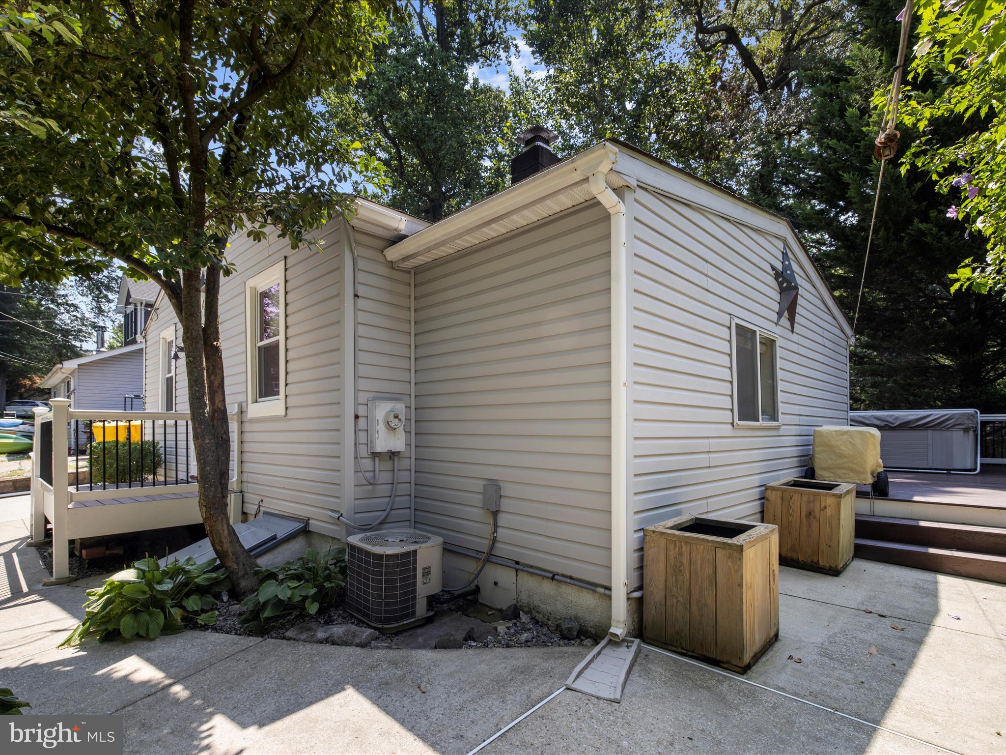 396 LAUREL TRAIL