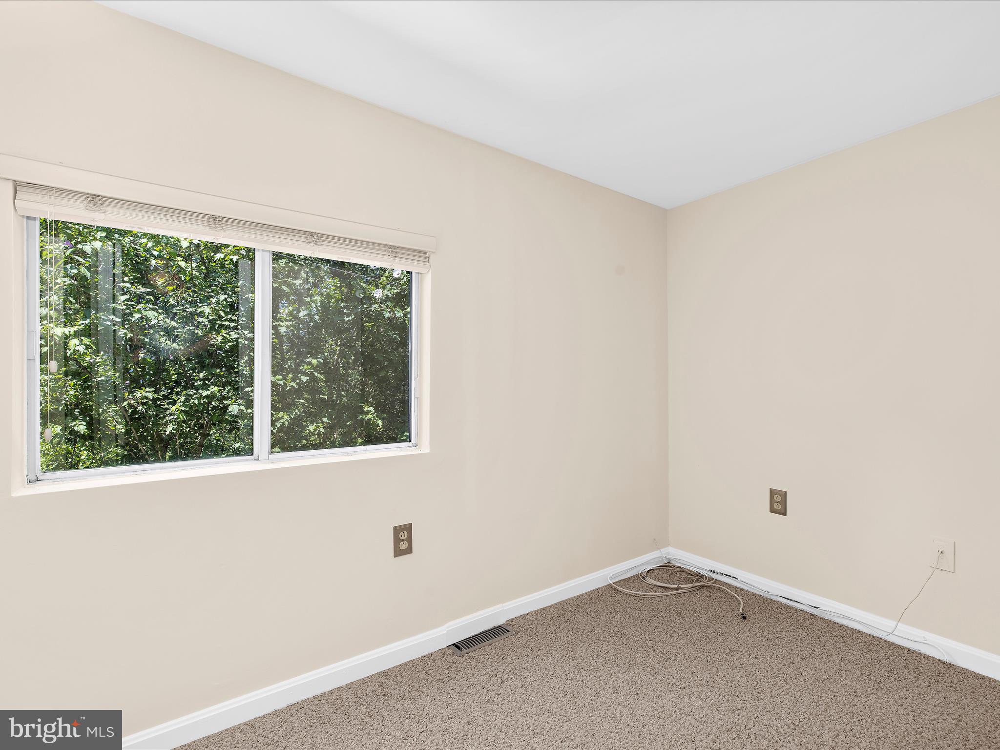 396 LAUREL TRAIL