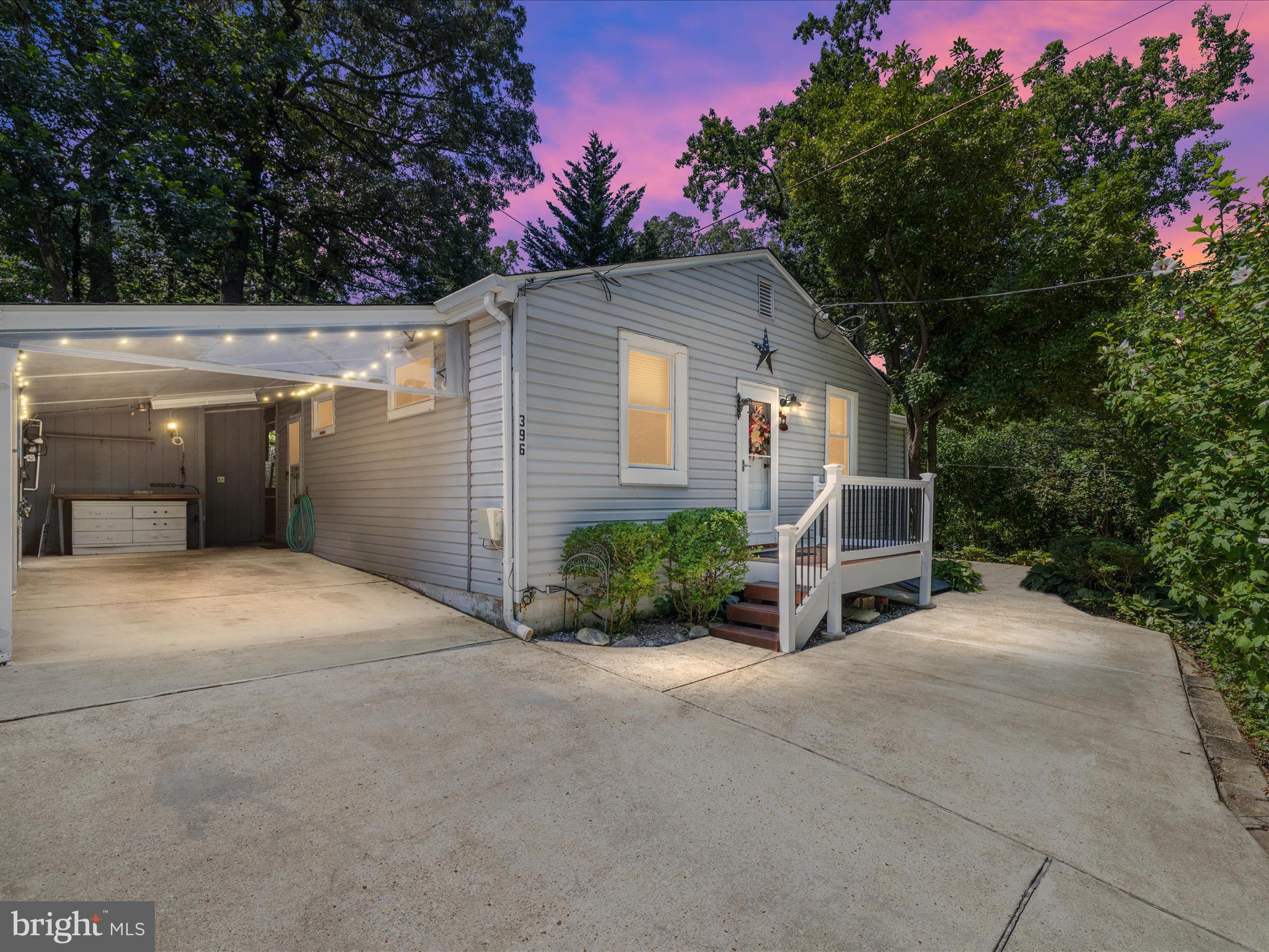 396 LAUREL TRAIL