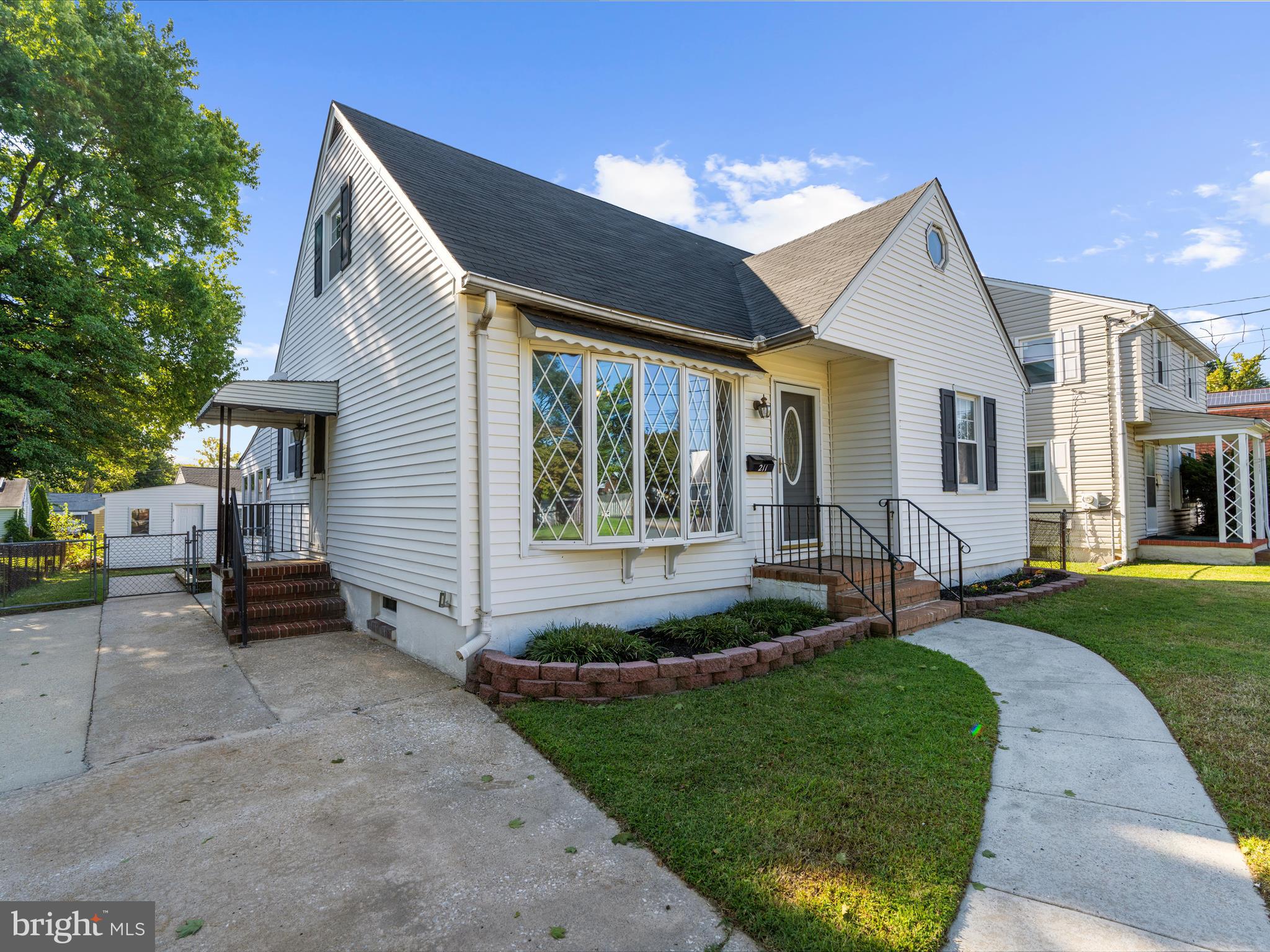 211 ARUNDEL ROAD