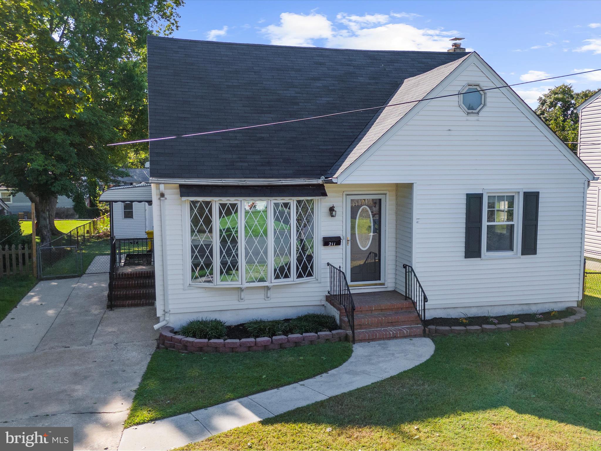 211 ARUNDEL ROAD