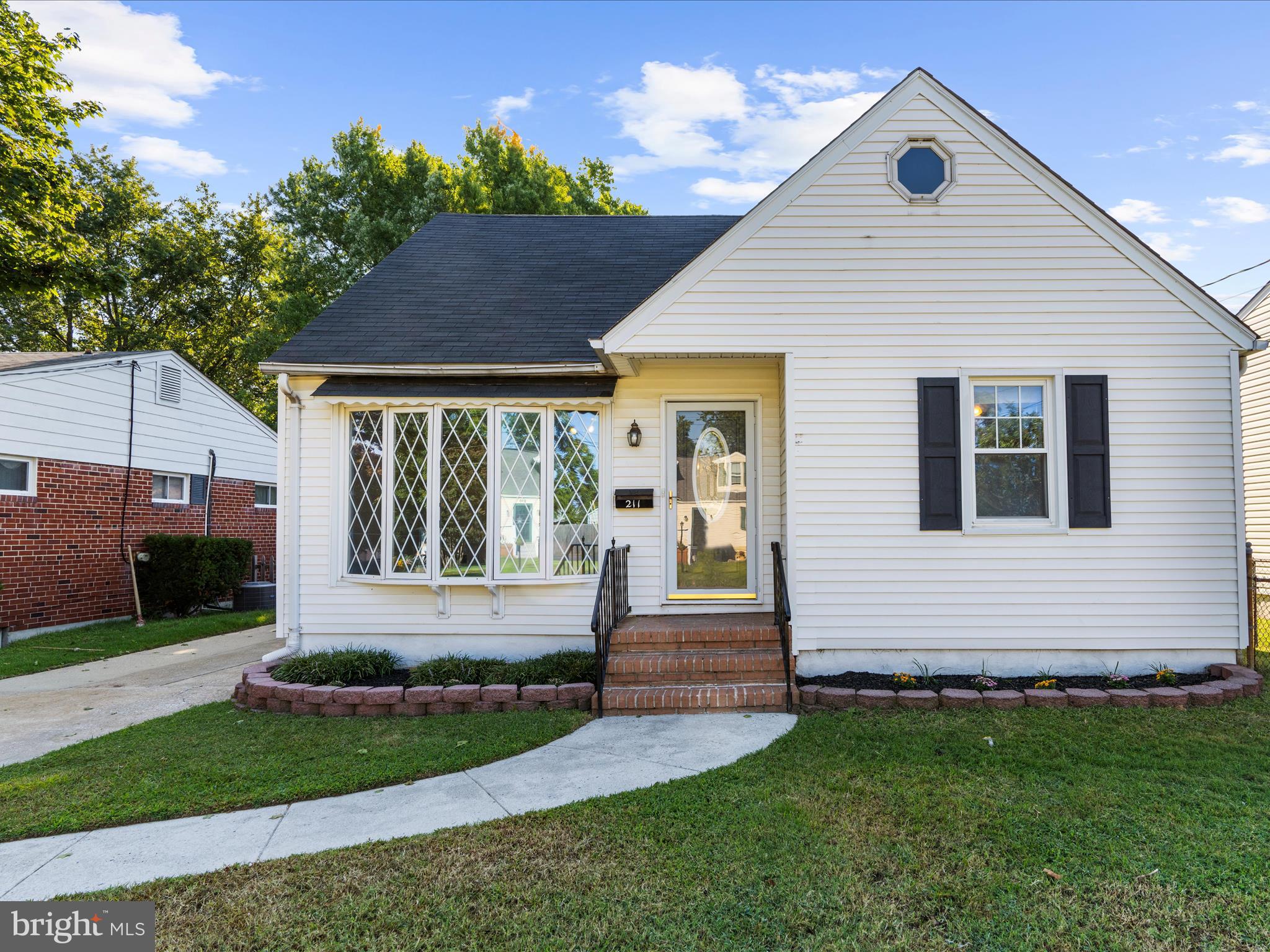211 ARUNDEL ROAD