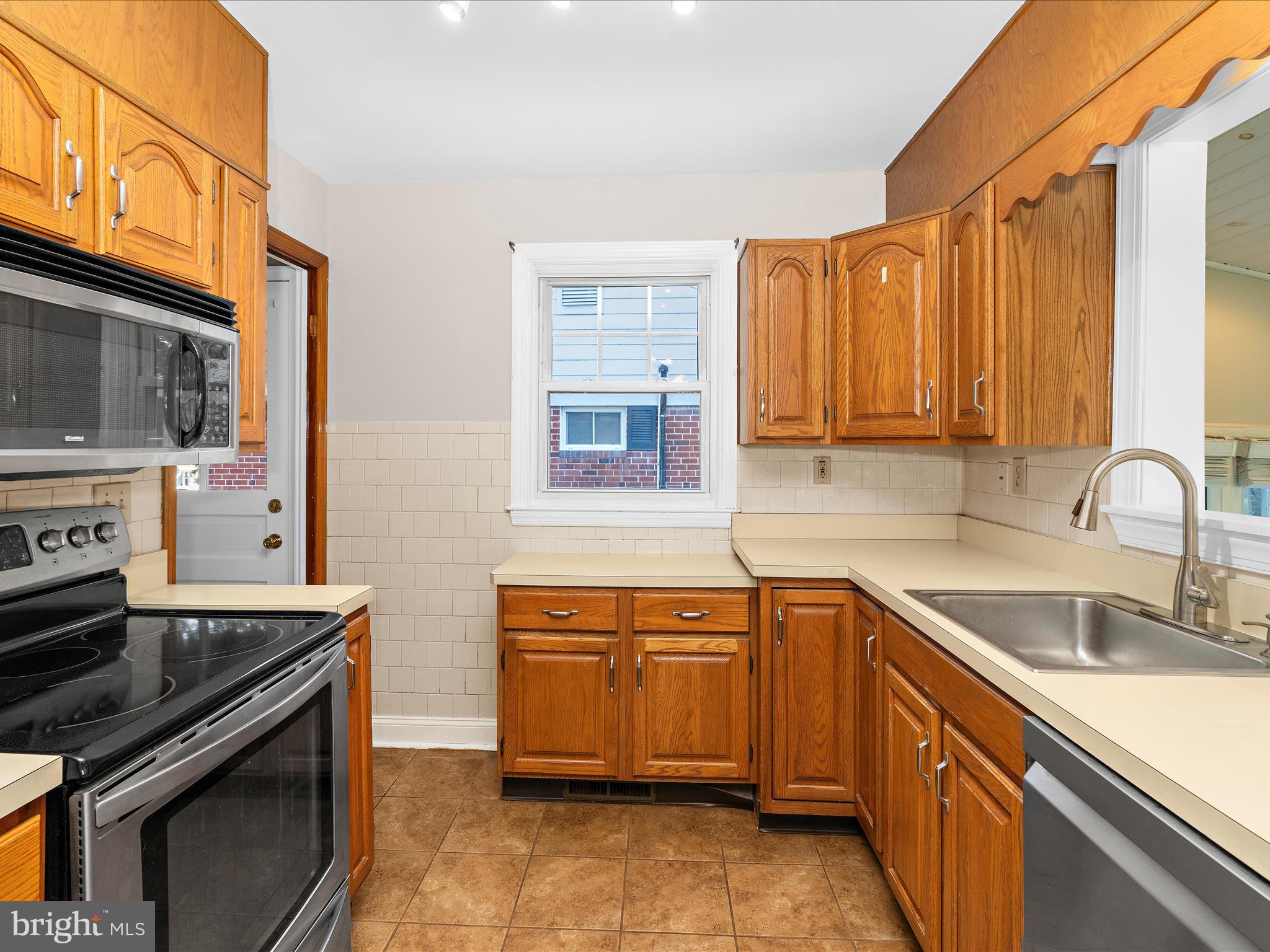 211 ARUNDEL ROAD