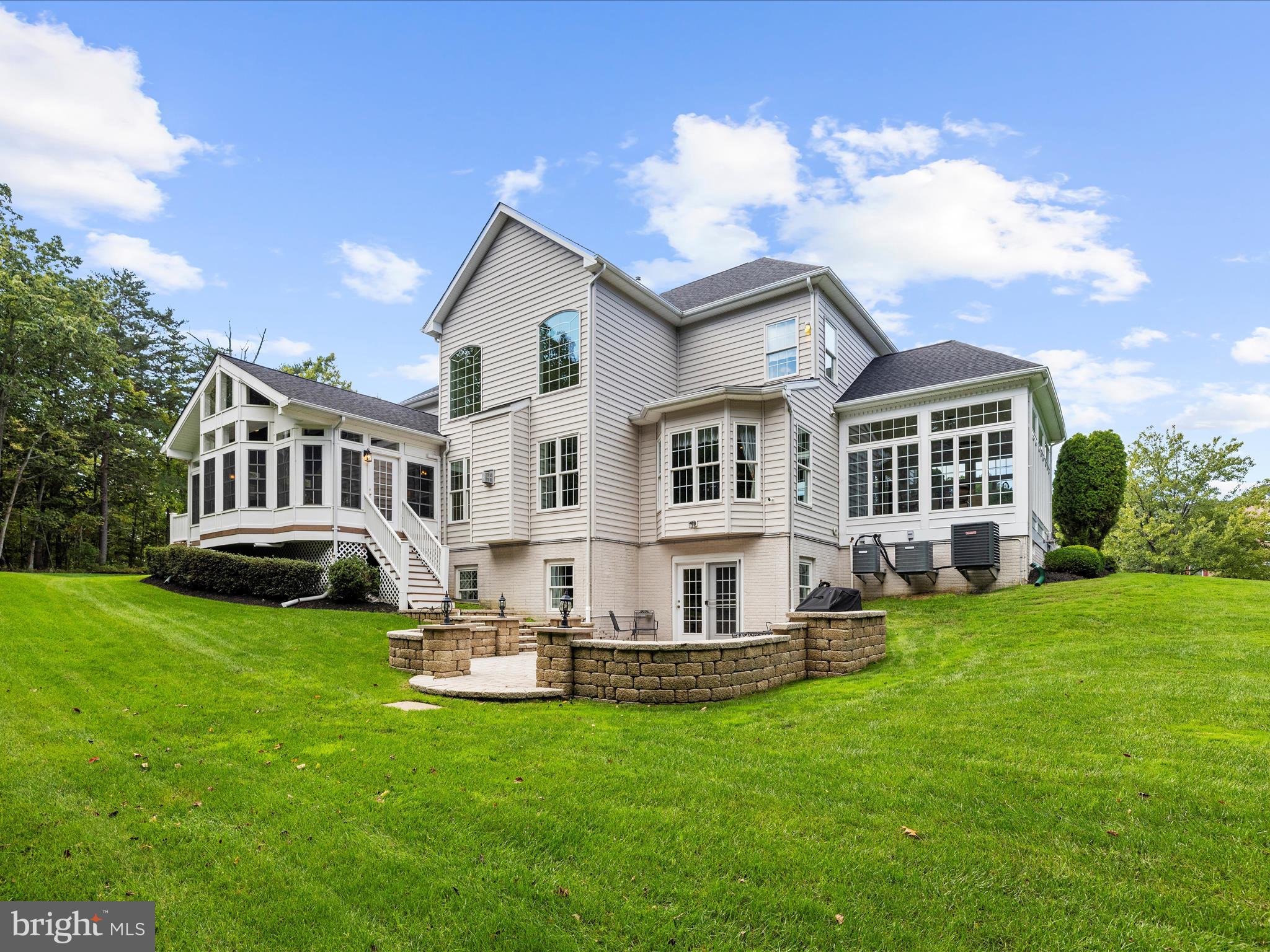 8915 WINGED FOOT DRIVE