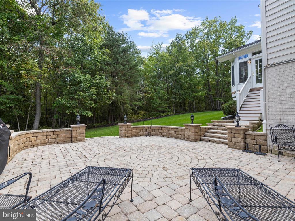 8915 WINGED FOOT DRIVE