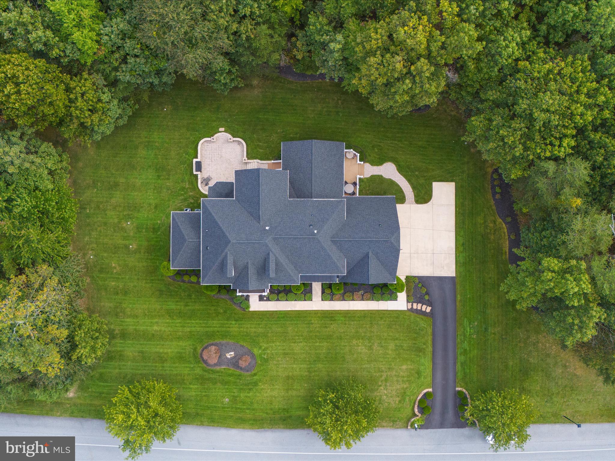 8915 WINGED FOOT DRIVE