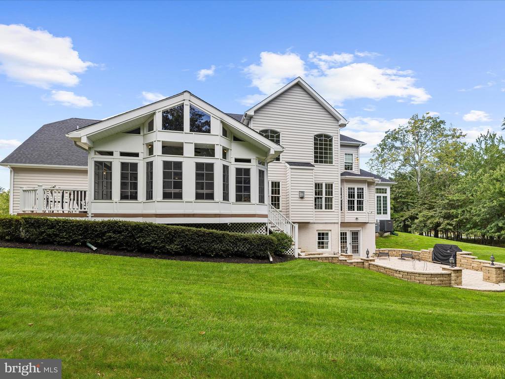 8915 WINGED FOOT DRIVE